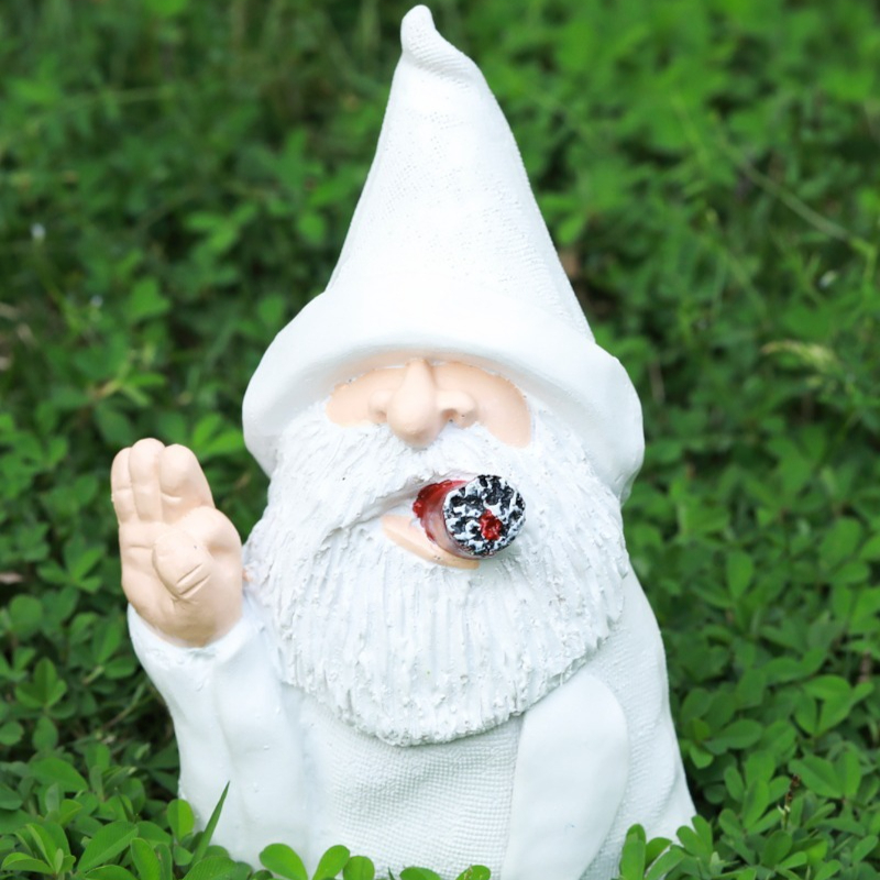 クリスマスガーデンノームフィギュア、白いローブを着た喫煙ノー - Home Decor Garden Ideas のレビューと価格
